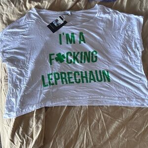 Daydreamer White shamrock cropped Tee